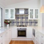 White kitchen with white countertop (100 photos)