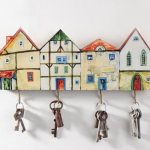 Wall-mounted key holder for the hallway: 10 beautiful ideas