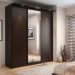 Adjusting wardrobe doors