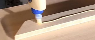 Gluing wooden furniture parts