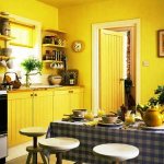 Yellow walls in the kitchen